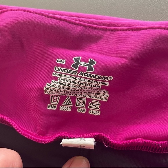 Under Armour Cropped Leggings – Pink & Black Size: Small - Picture 5 of 8